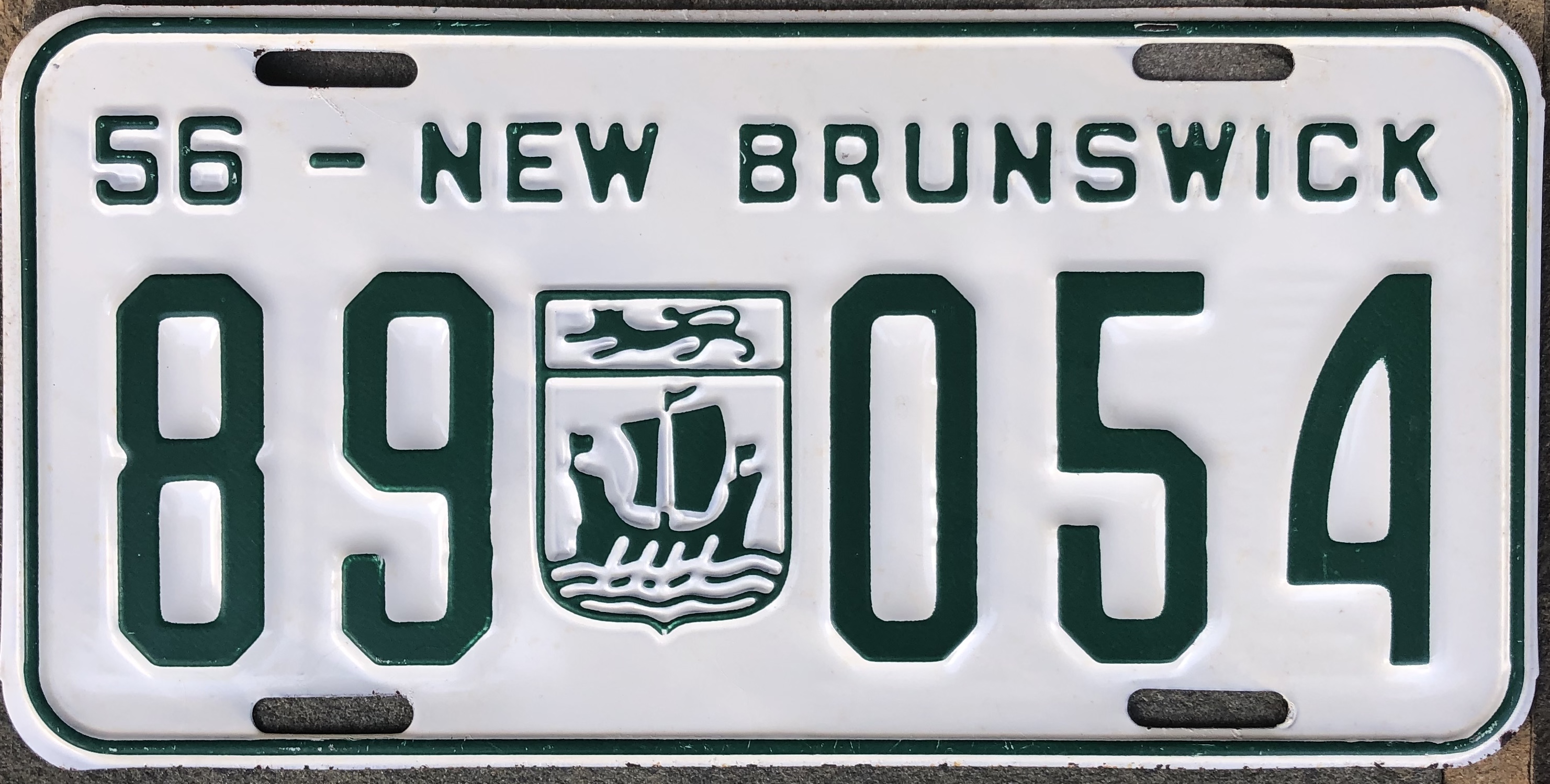 1958 NEW BRUNSWICK Canada License Plate NB #75-122 